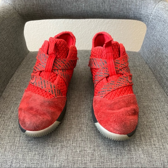 Nike Kid's LeBron Soldier 12 'University Red' Red/Black Sz 3Y AA1353-660 Sneaker - Picture 2 of 7